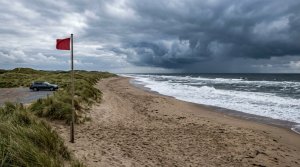 Beach Stops on a Road Trip: Rip Currents, Lightning and Other Coastal Hazards